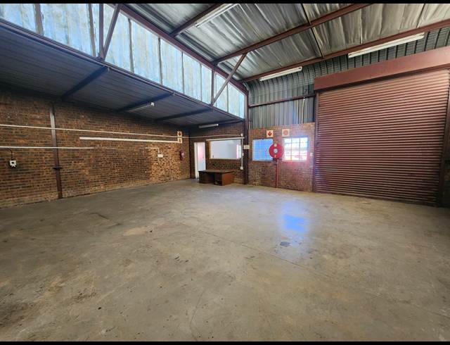 144M² WAREHOUSE TO LET IN WADEVILLE