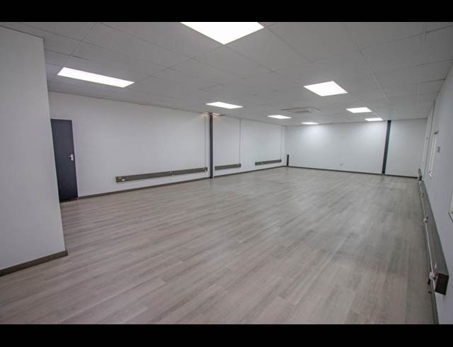 347M² RETAIL TO LET IN OLIVEDALE