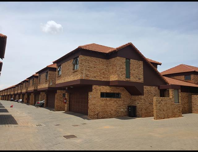 3 BEDROOM PROPERTY TO RENT IN GLEN MARAIS