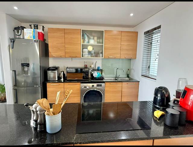 2 BEDROOM APARTMENT TO LET IN BEACHFRONT