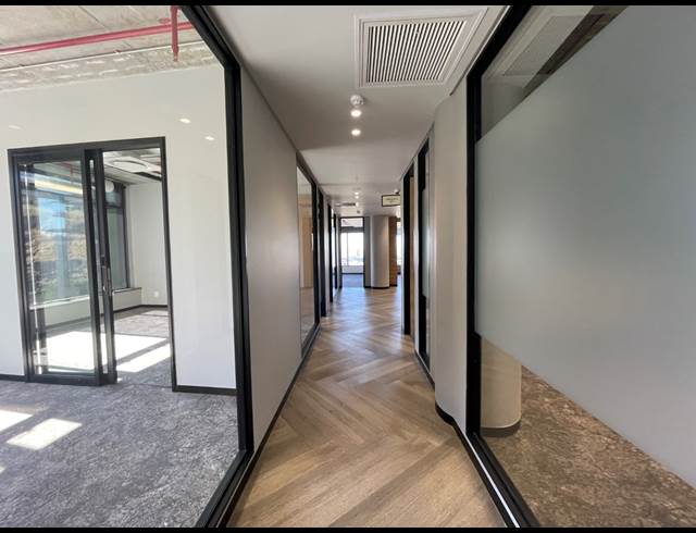 466M² OFFICE TO LET IN DE WATERKANT