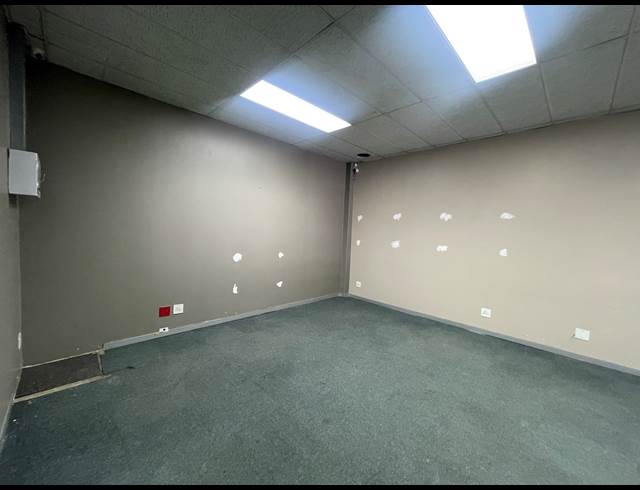 51.65M² BUSINESS CENTRE TO LET IN LAKEFIELD