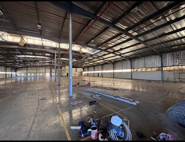 3,501M² WAREHOUSE TO LET IN SPRINGFIELD