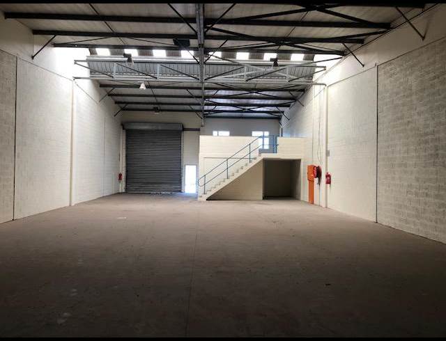 784M² WAREHOUSE TO LET IN SPRINGFIELD