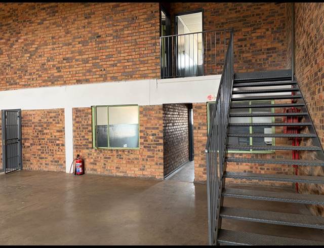 410M² WAREHOUSE TO LET IN PROLECON