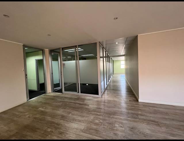 383M² OFFICE TO LET IN HYDE PARK