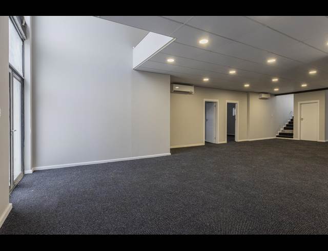 50M² BUILDING TO LET IN NEWTON PARK