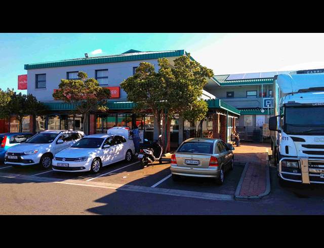 393M² RETAIL TO LET IN EPPING INDUSTRIAL