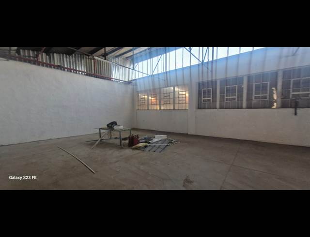 300M² WAREHOUSE TO LET IN SELBY