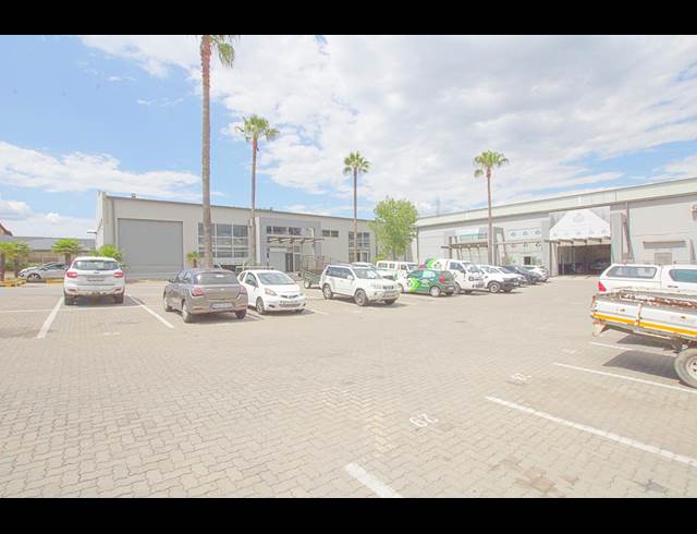 699M² WAREHOUSE TO LET IN KYA SANDS