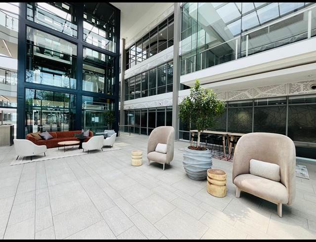 4,000M² OFFICE TO LET IN WATERFALL