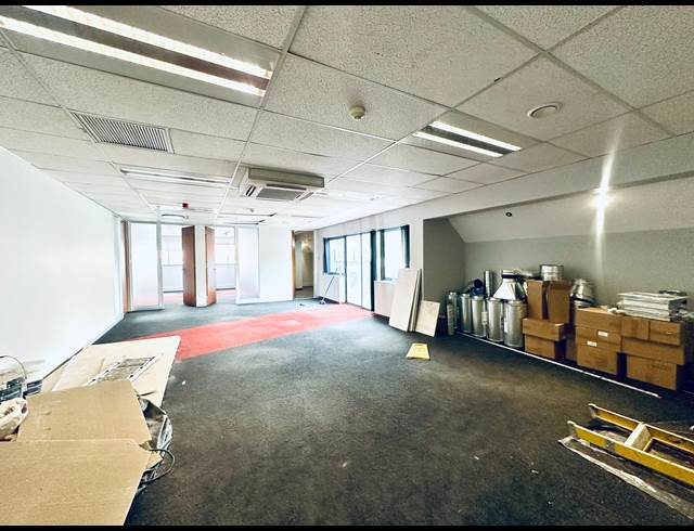 325.90M² OFFICE TO LET IN WOODMEAD