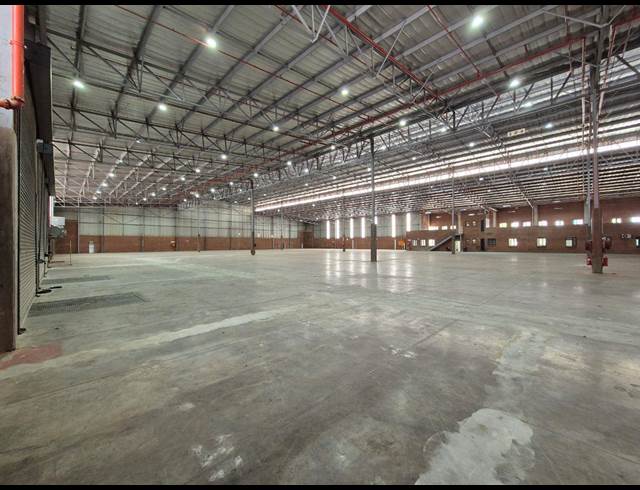 4,891M² WAREHOUSE TO LET IN POMONA