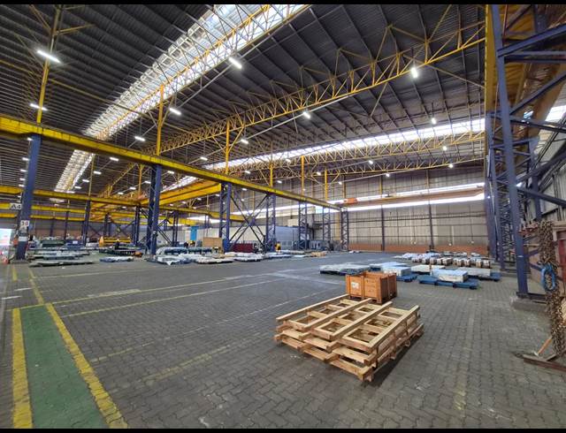 3,240M² FACTORY TO LET IN ROODEKOP