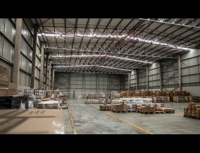 3,280M² WAREHOUSE TO LET IN LINBRO PARK