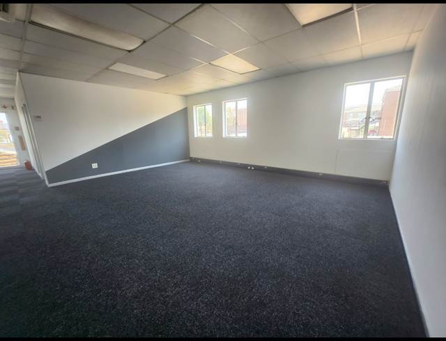 231M² OFFICE TO LET IN HALFWAY HOUSE