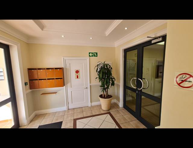 100M² OFFICE TO LET IN STEENBERG