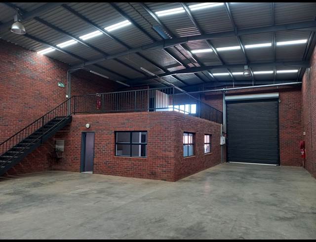 410M² WAREHOUSE TO LET IN POMONA