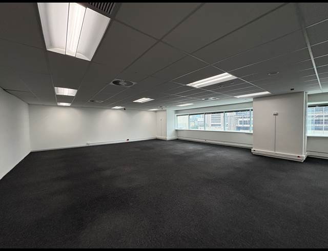450M² OFFICE TO LET IN FORESHORE