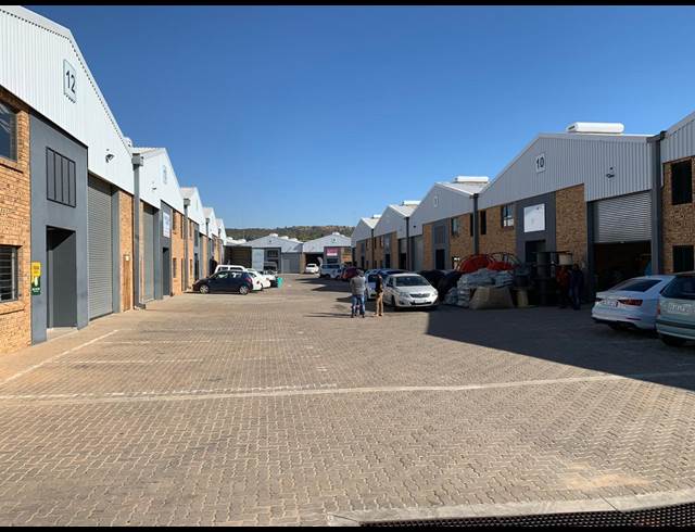 410M² WAREHOUSE TO LET IN STRIJDOMPARK