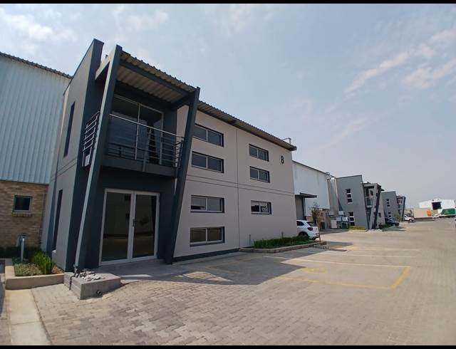 879M² WAREHOUSE TO LET IN KNOPJESLAAGTE