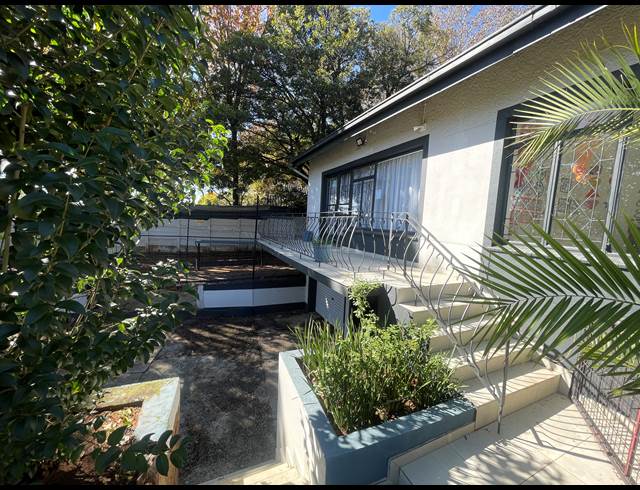 251M² BUSINESS TO LET IN LIBRADENE