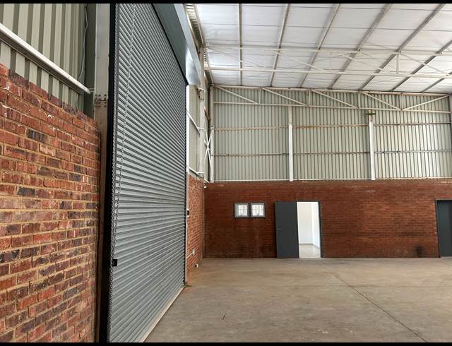 250M² FACTORY TO LET IN SEBENZA