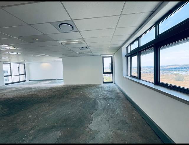 1,160M² OFFICE TO LET IN WATERFALL