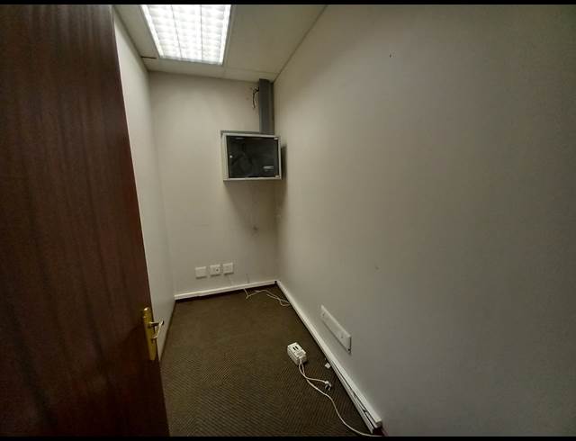 206M² OFFICE TO LET IN BRYANSTON