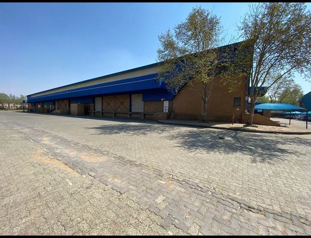 4,332M² WAREHOUSE TO LET IN JET PARK