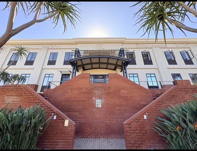 1,500M² OFFICE TO LET IN PINESLOPES