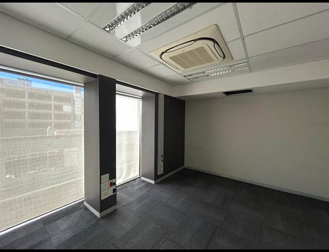 386.50M² BUILDING TO LET IN FORESHORE