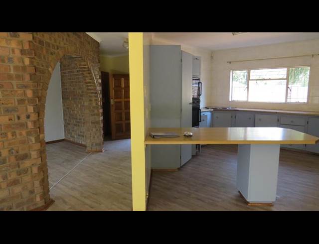 3 BEDROOM PROPERTY TO RENT IN CHROOM PARK