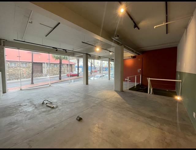 205M² RETAIL TO LET IN DE WATERKANT
