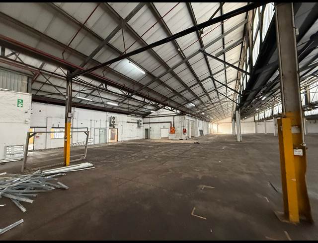 3,362M² WAREHOUSE TO LET IN BELLVILLE SOUTH INDUSTRIA