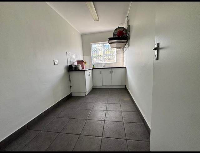 1,500M² WAREHOUSE TO LET IN BRIARDENE