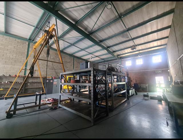 332M² WAREHOUSE TO LET IN LINBRO PARK