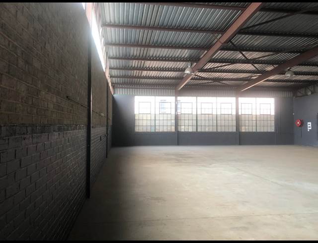 489M² WAREHOUSE TO LET IN ALLANDALE