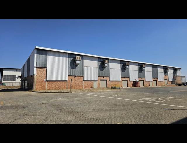 2,700M² WAREHOUSE TO LET IN ROSSLYN