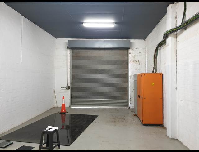 492M² WAREHOUSE RENTED IN WOODSTOCK
