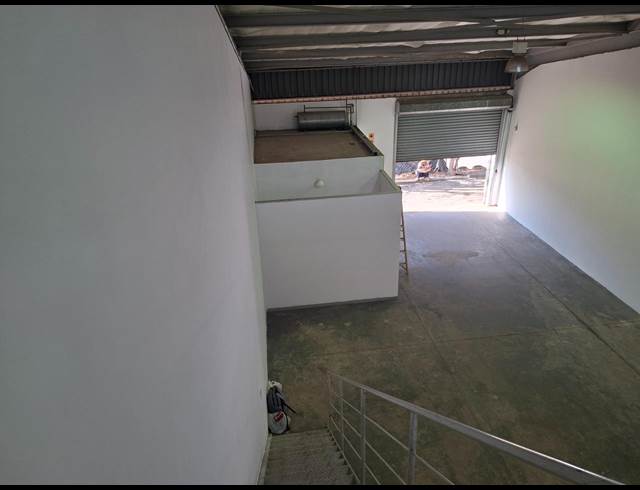 200M² WAREHOUSE TO LET IN RIVERSIDE PARK