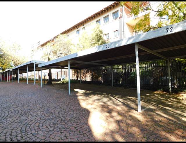 860M² OFFICE TO LET IN FERNDALE