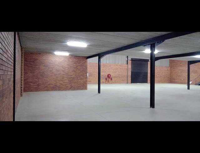 977M² WAREHOUSE TO LET IN ORMONDE