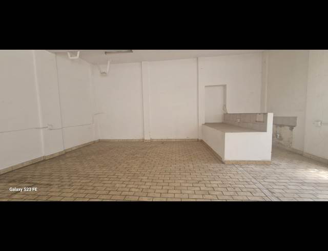 100M² WAREHOUSE TO LET IN DOORNFONTEIN
