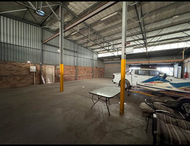 775M² WAREHOUSE TO LET IN ROBERTVILLE