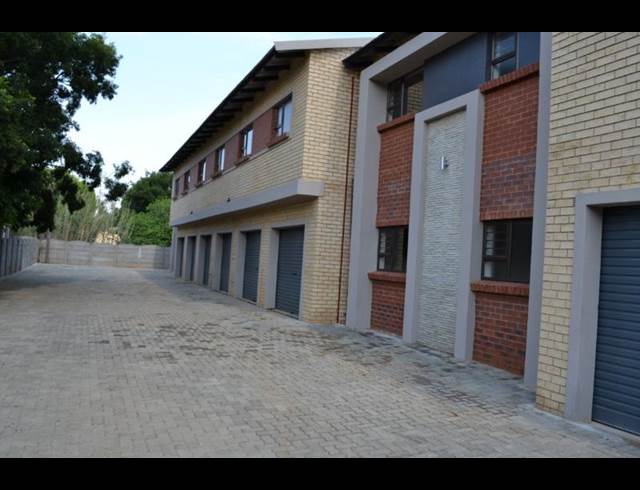 1 BEDROOM PROPERTY TO RENT IN DIE BULT