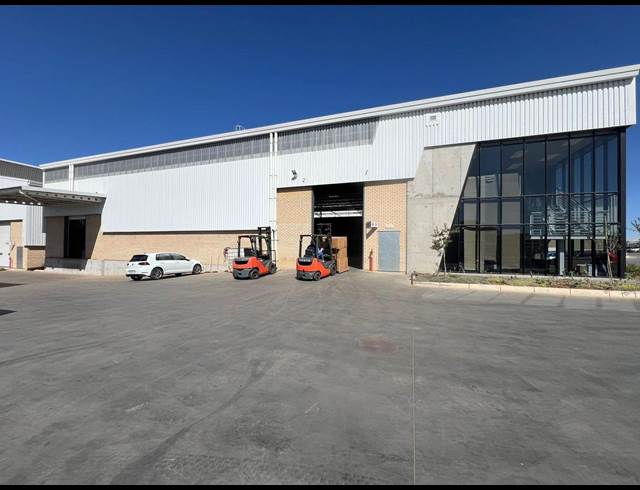 1,408M² WAREHOUSE TO LET IN AIRPORT PARK