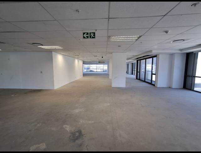 1,042M² OFFICE TO LET IN CAPE TOWN CITY CENTRE