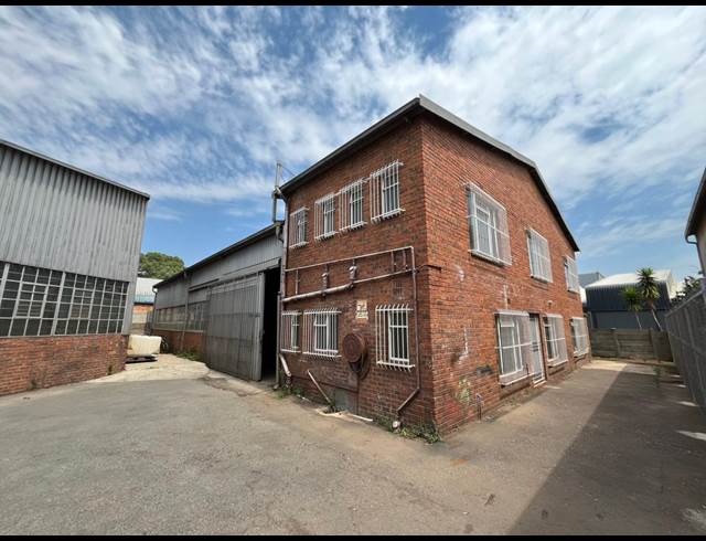 599M² WAREHOUSE TO LET IN NEW ERA