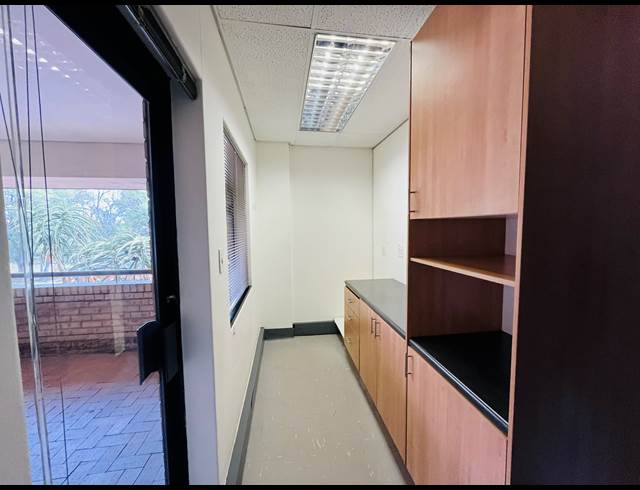360.20M² OFFICE TO LET IN BRYANSTON